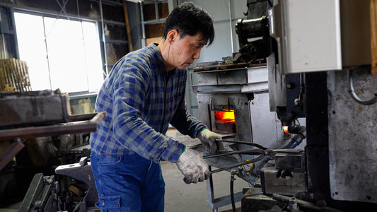 Crowbars to Kitchen Knives? Stunning Blades from Toshihiro Wakui