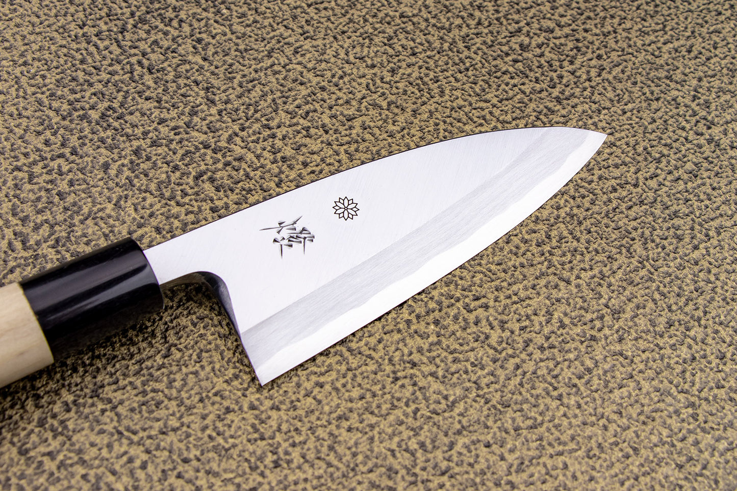 Sakai Kikumori Tomoshibi Deba 120mm from Sakai Kikumori