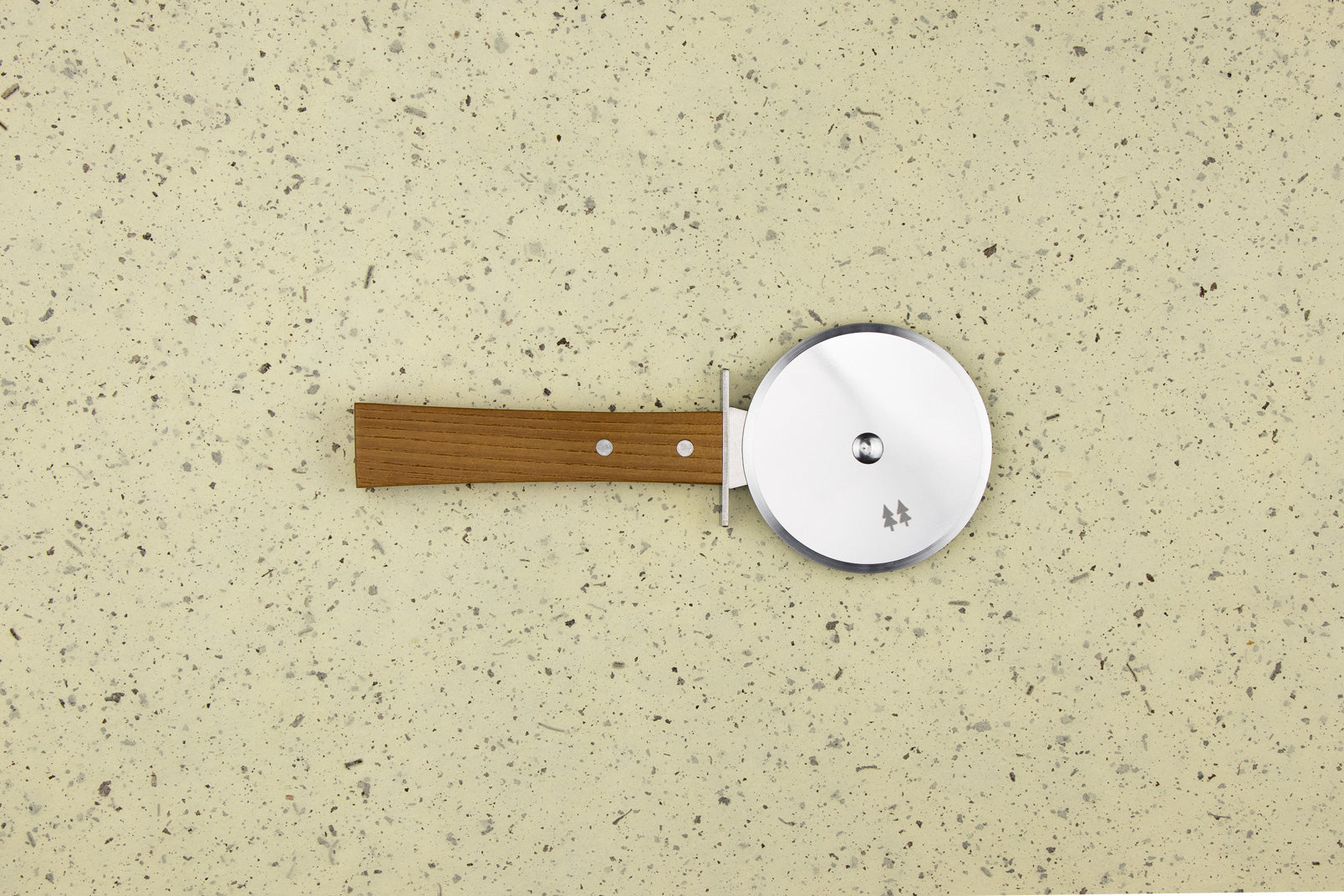 Shizu Hamono Morinoki Pizza Cutter from Shizu Hamono