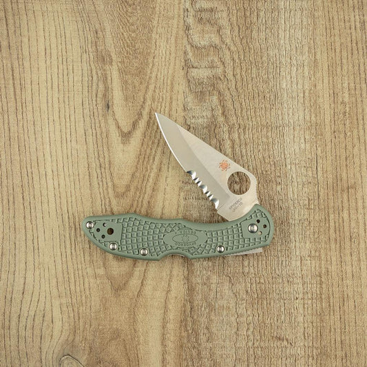 Spyderco Delica 4 Lightweight Foliage Green Folding Knife from Spyderco